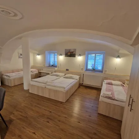 公寓式酒店 Pod Klasterem Kladruby (Tachov)